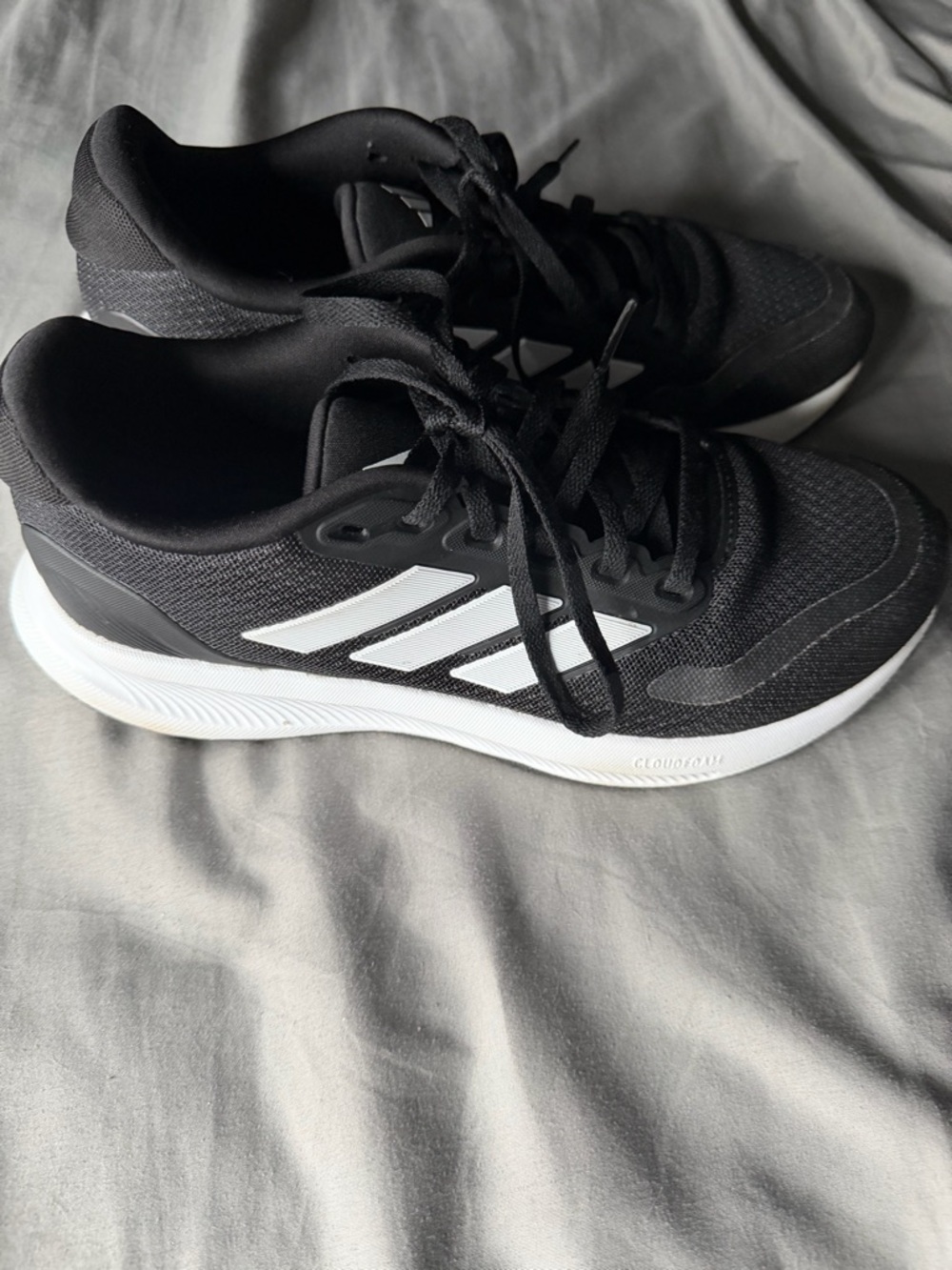 Girls/Women's Adidas Black and White Athletic Sneakers great condition size 6.5